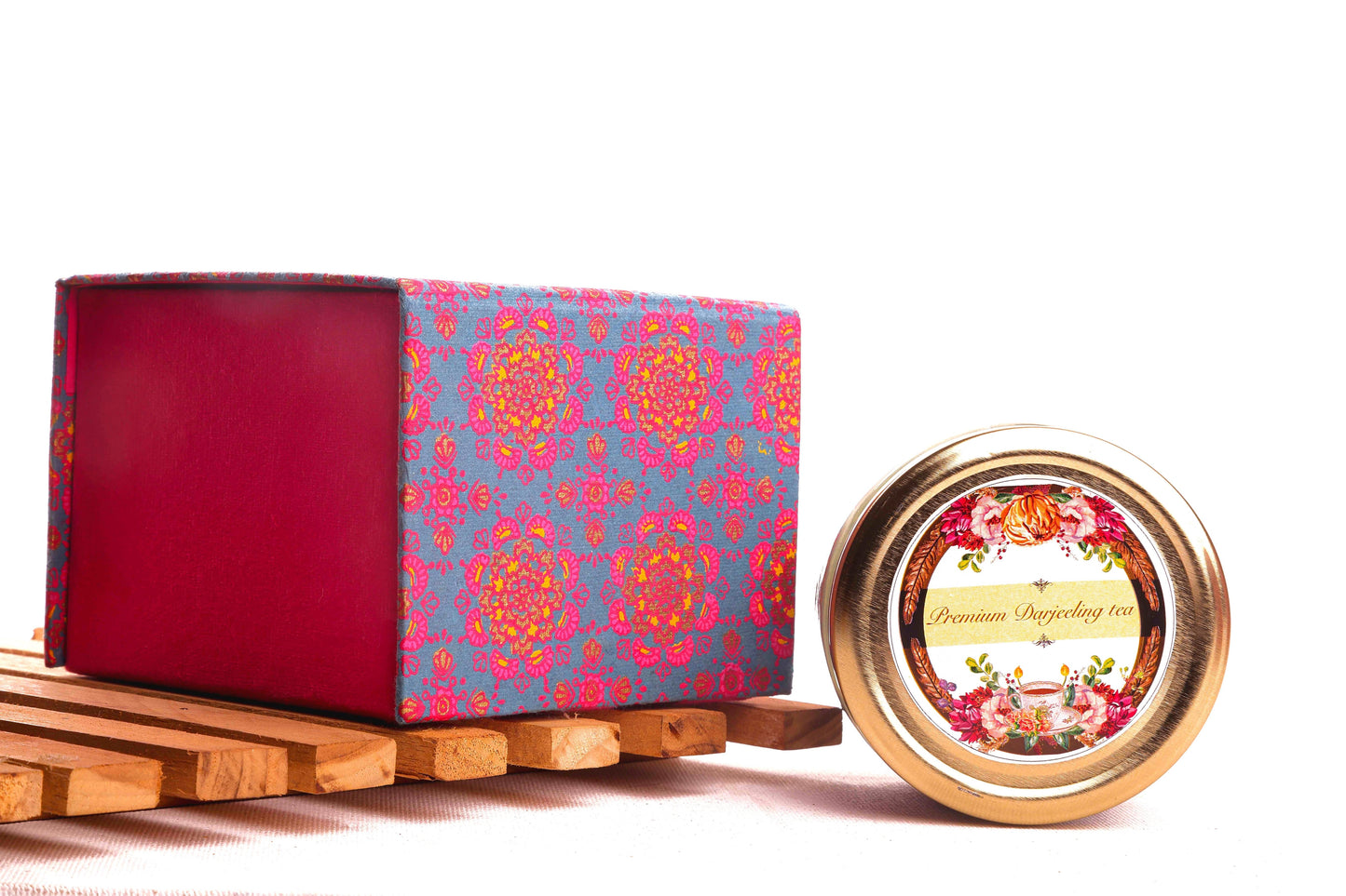 Darjeeling Tea gift box with golden tip whole leaf tea